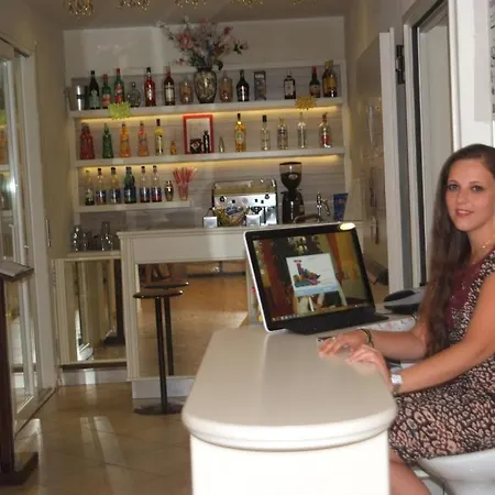 Ξενοδοχείο Miriam 3*