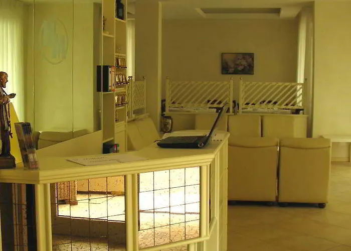 Miriam מלון רימיני