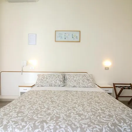 Miriam Hotel 3*